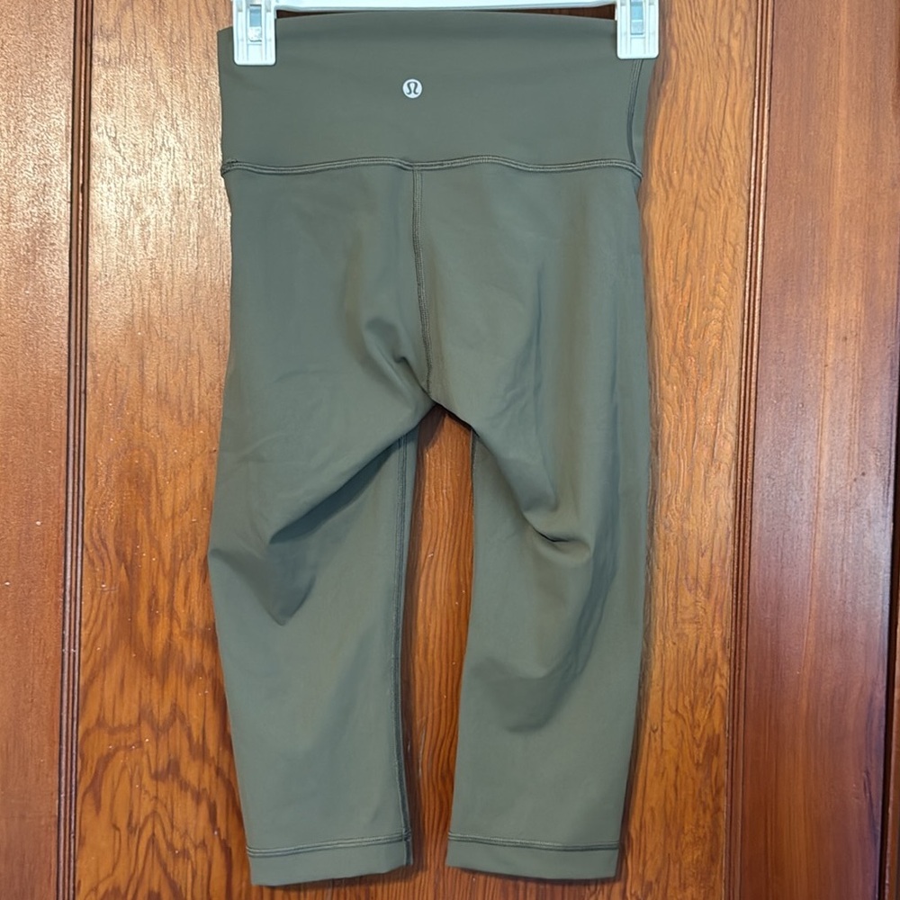 Lululemon High-Rise Crop Leggings